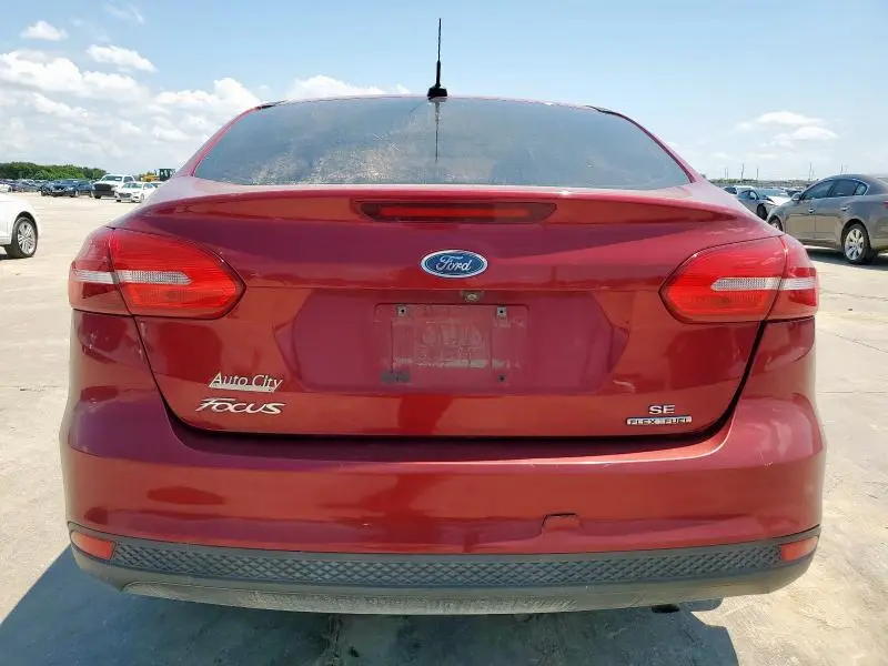 2015 FORD FOCUS SE  