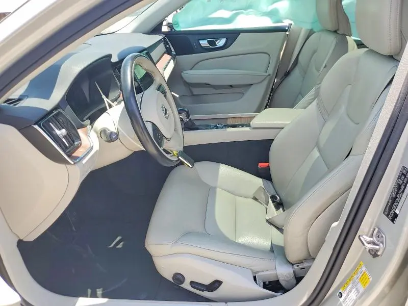 2021 VOLVO S60 T5 MOMENTUM  