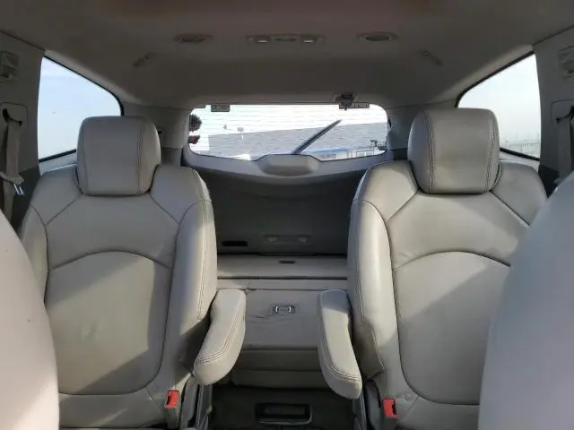 2010 CHEVROLET TRAVERSE LT  