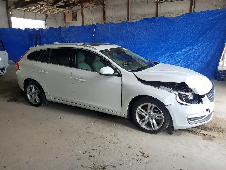 2015 VOLVO V60 PREMIER  