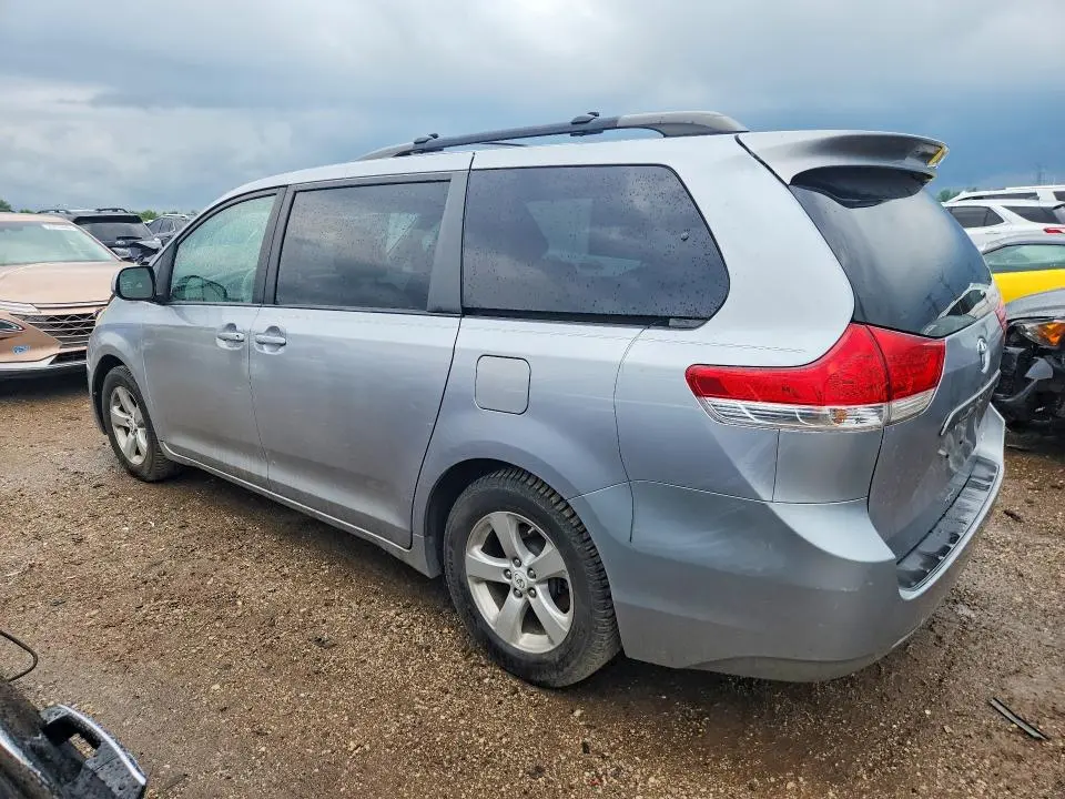 2012 TOYOTA SIENNA LE  