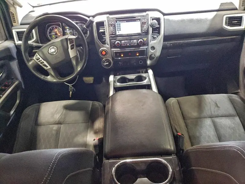 2017 NISSAN TITAN SV  