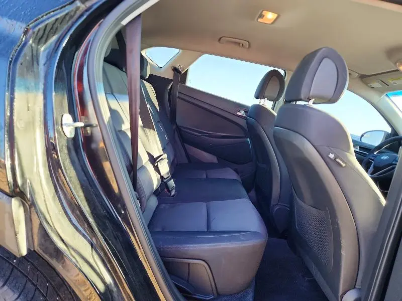 2017 HYUNDAI TUCSON SE  