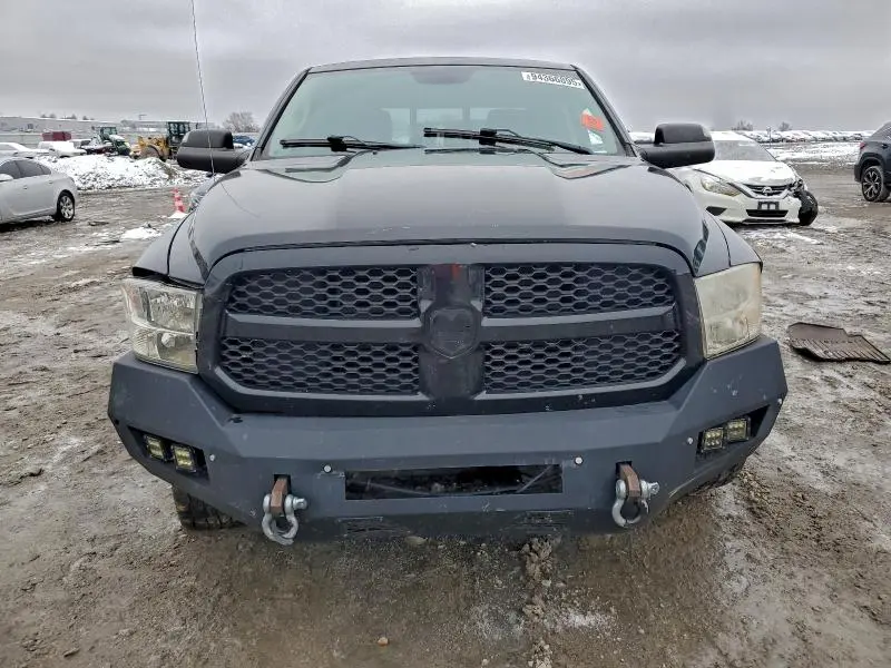 2016 RAM 1500 SLT  