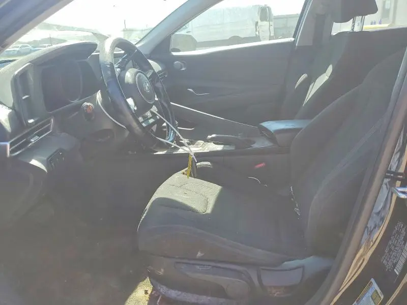 2021 HYUNDAI ELANTRA SE  