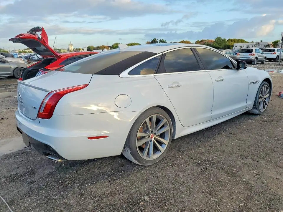 2016 JAGUAR XJ   