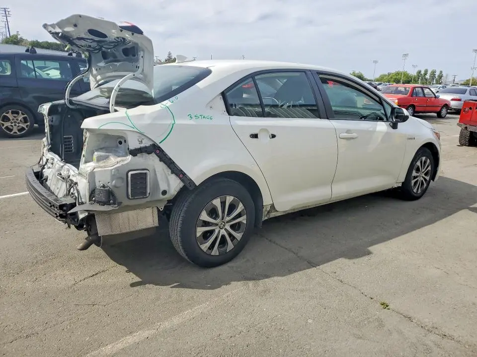 2021 TOYOTA COROLLA LE  