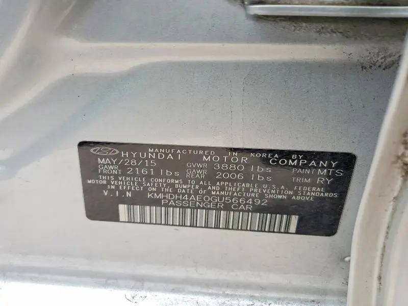 2016 HYUNDAI ELANTRA SE  