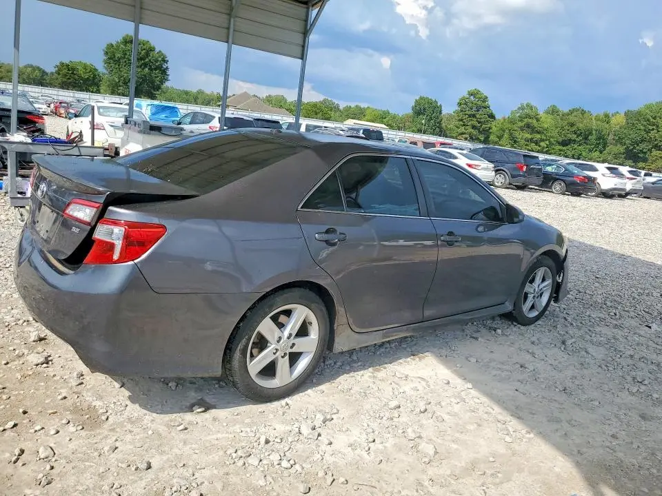 2014 TOYOTA CAMRY SE  