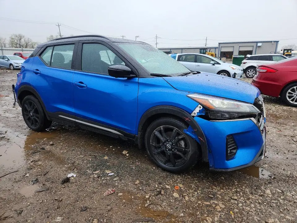 2023 NISSAN KICKS SR  