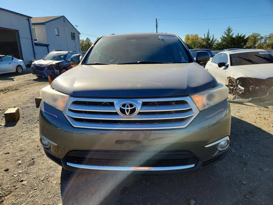2011 TOYOTA HIGHLANDER LIMITED  