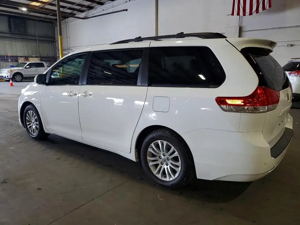 2012 TOYOTA SIENNA XLE 8-PASSENGER  