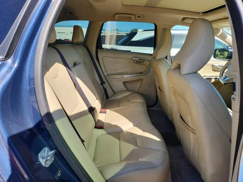 2015 VOLVO XC60 T5 PREMIER  