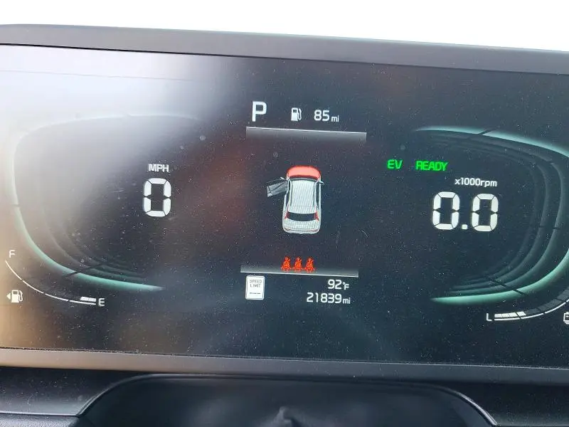 2025 KIA NIRO LX  