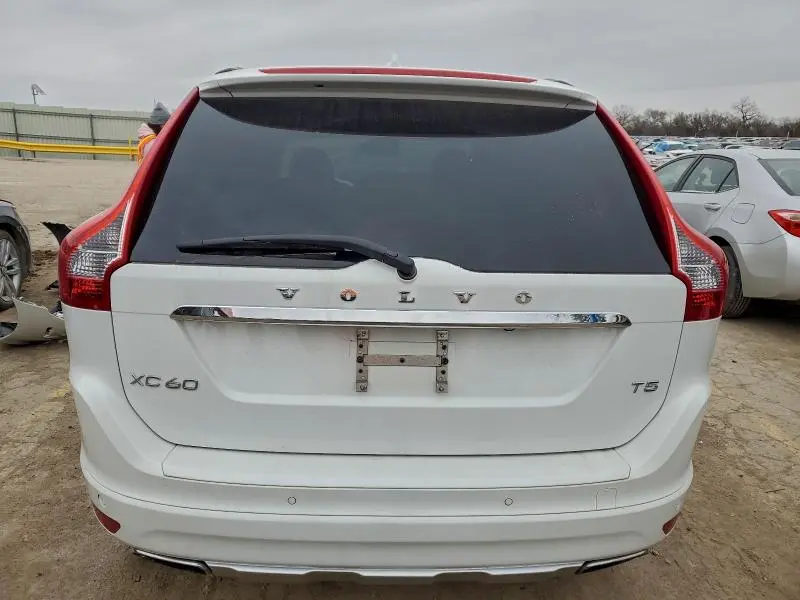 2015 VOLVO XC60 T5 PLATINUM  