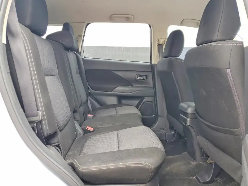 2016 MITSUBISHI OUTLANDER ES  