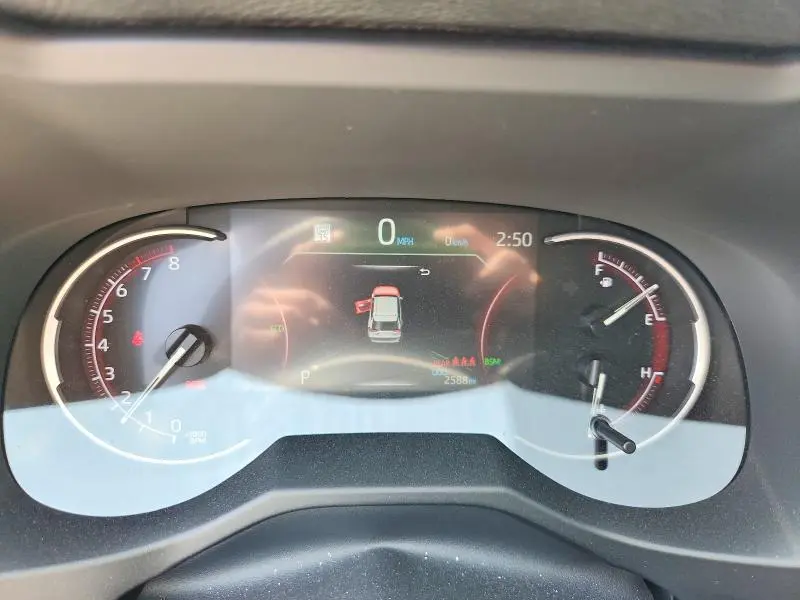 2025 TOYOTA RAV4 XLE  