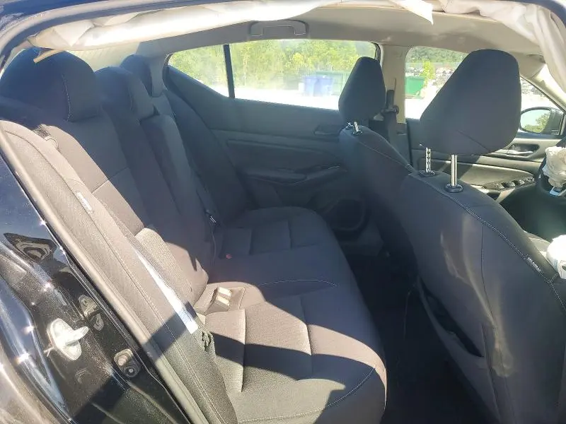 2023 NISSAN ALTIMA SV  
