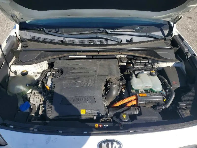 2017 KIA NIRO LX  