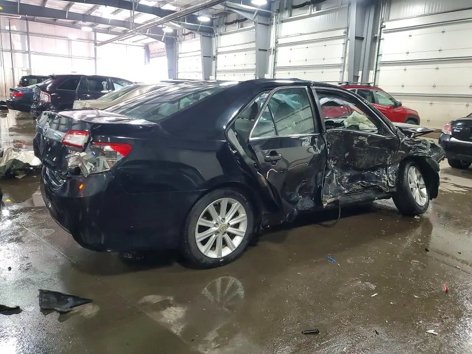 2012 TOYOTA CAMRY XLE  