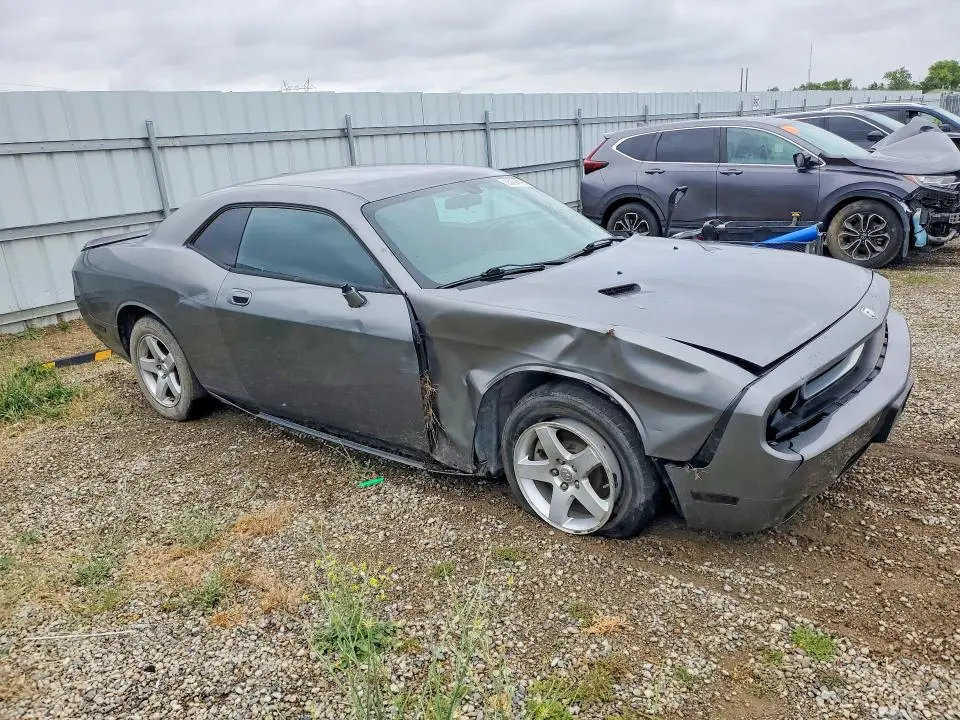 2010 DODGE CHALLENGER SE  