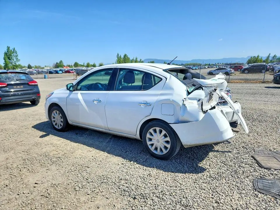 2019 NISSAN VERSA SV  