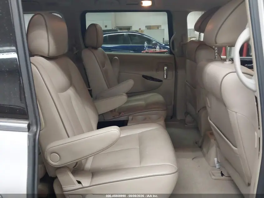 2013 NISSAN QUEST SV
