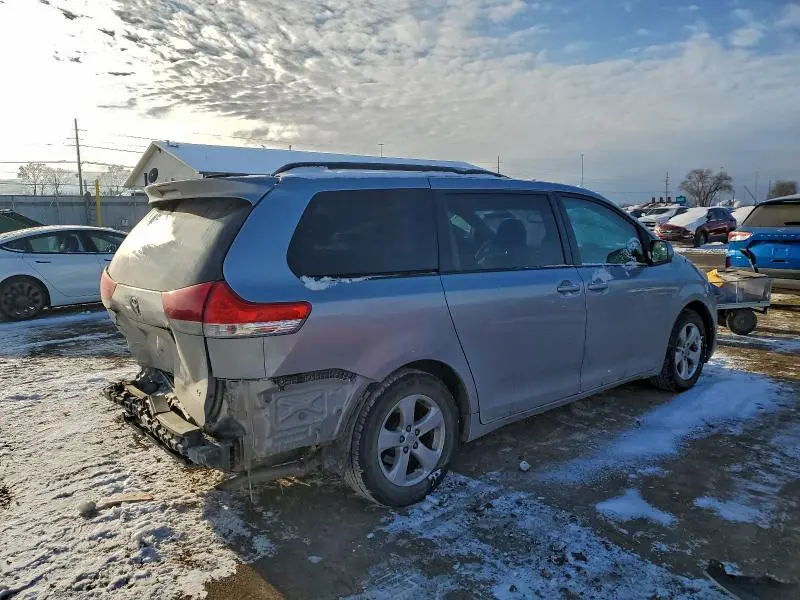 2011 TOYOTA SIENNA LE  