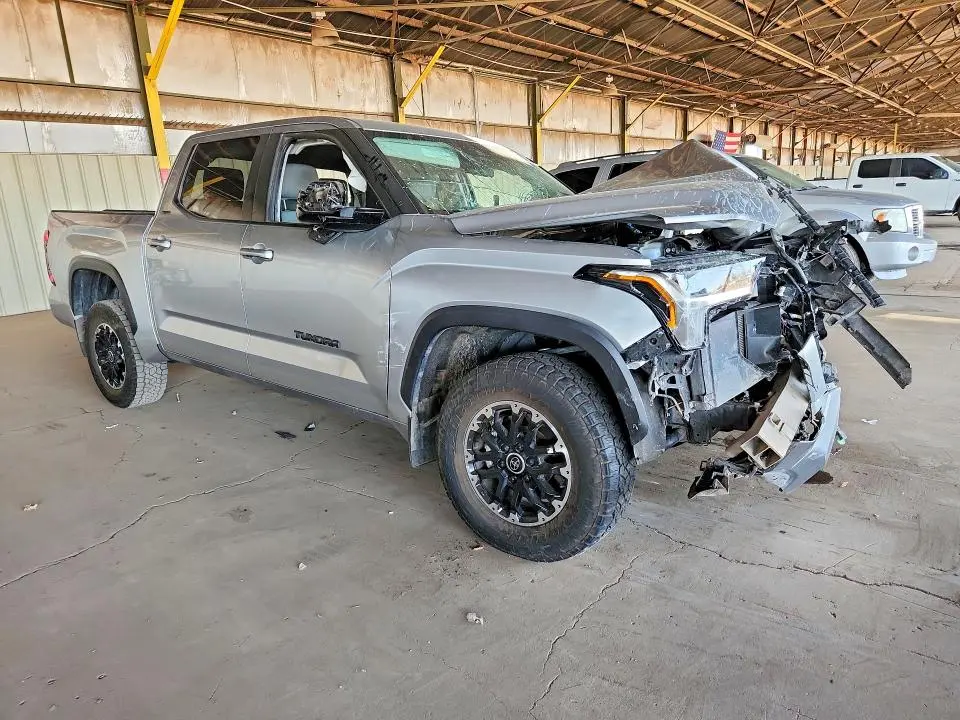 2024 TOYOTA TUNDRA SR5  