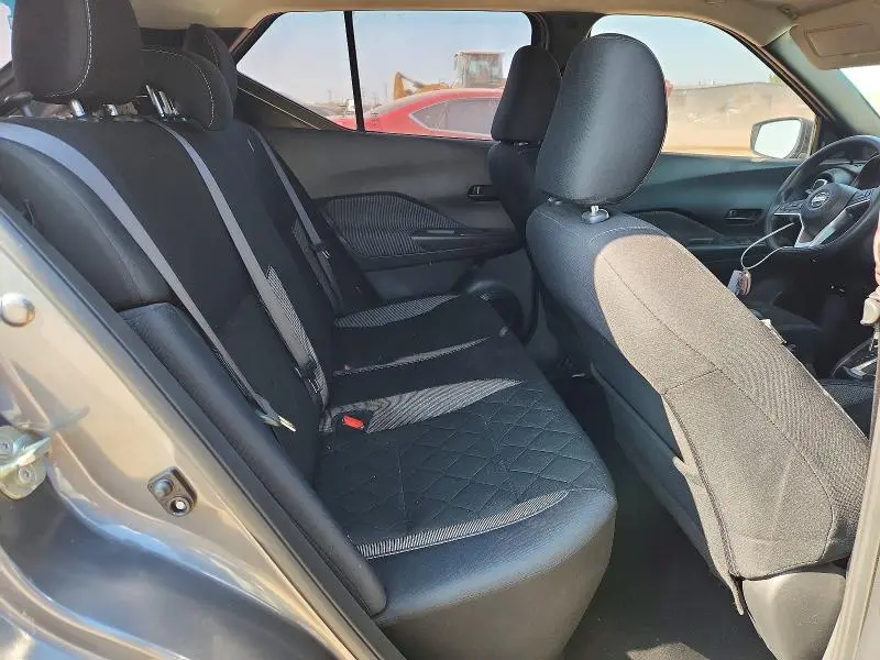 2020 NISSAN KICKS S  