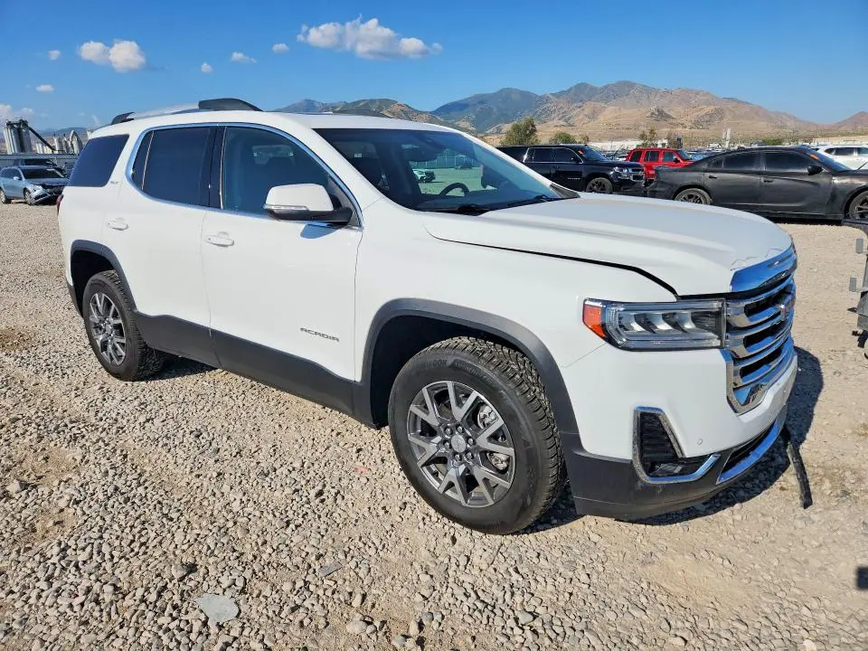 2023 GMC ACADIA SLT  