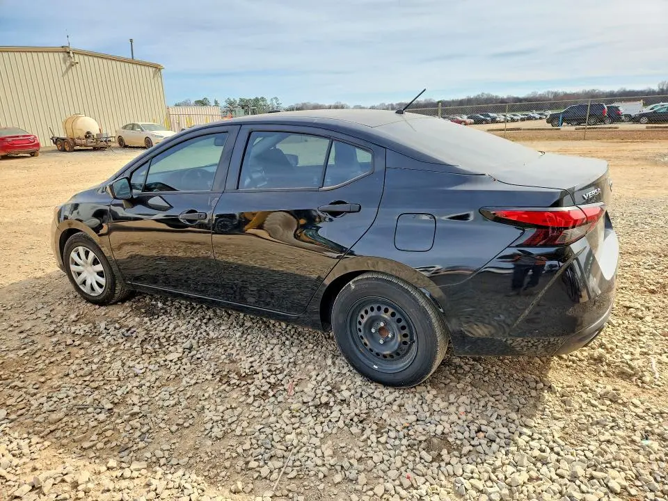 2021 NISSAN VERSA S  