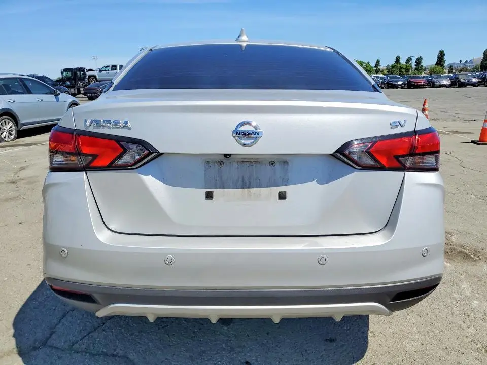 2021 NISSAN VERSA SV  