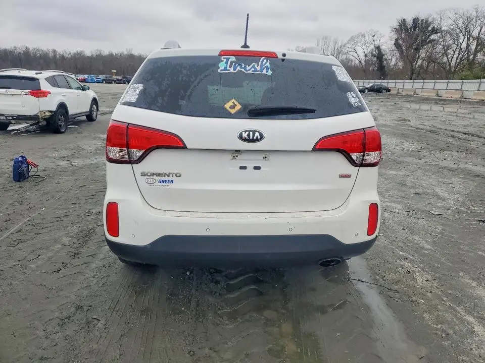 2015 KIA SORENTO LX  