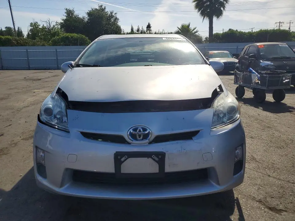 2010 TOYOTA PRIUS III  