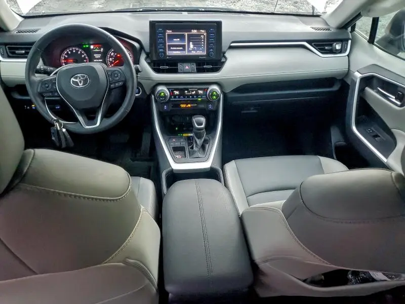 2022 TOYOTA RAV4 XLE PREMIUM  