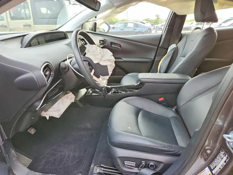 2017 TOYOTA PRIUS FOUR  