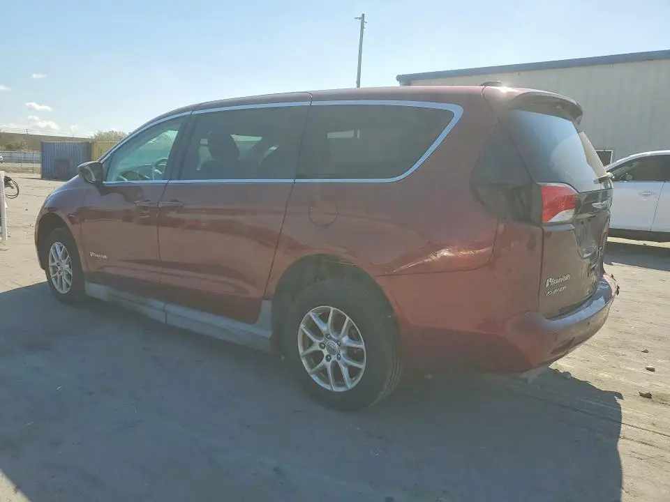 2022 CHRYSLER VOYAGER LX  