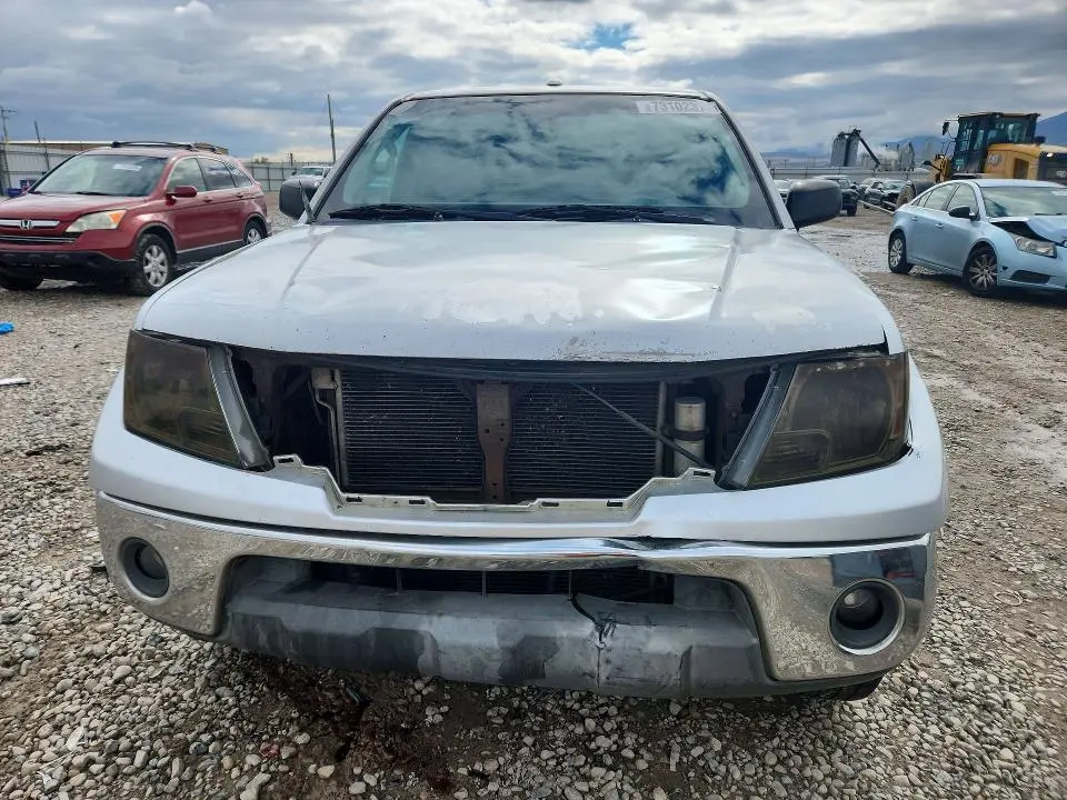 2013 NISSAN FRONTIER S  