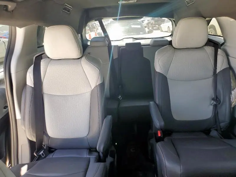 2024 TOYOTA SIENNA XSE  