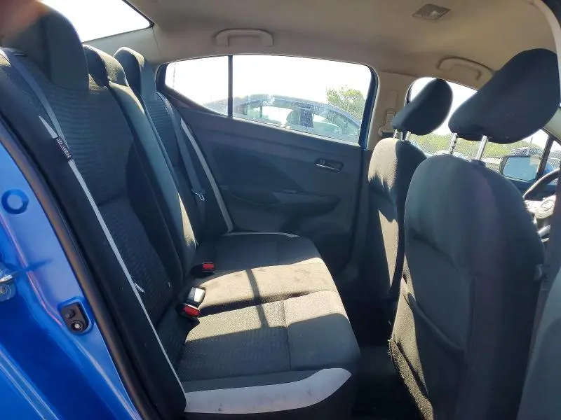 2021 NISSAN VERSA SV  