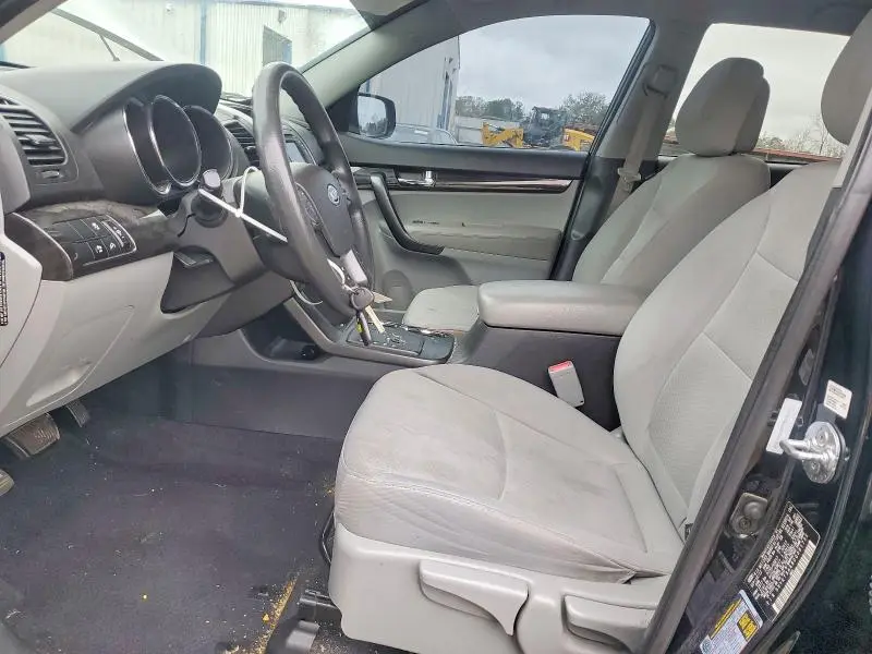 2013 KIA SORENTO LX  