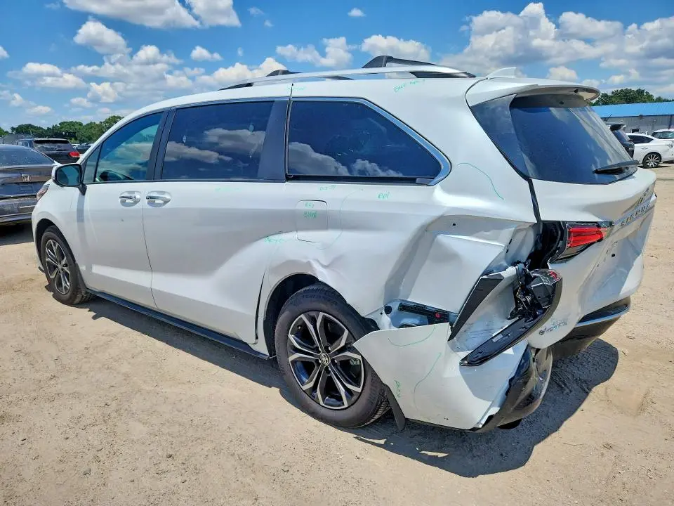 2026 TOYOTA SIENNA PLATINUM 7-PASSENGER  
