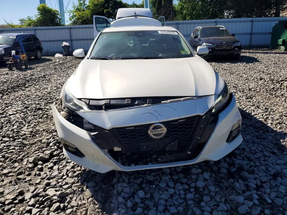2019 NISSAN ALTIMA SV  