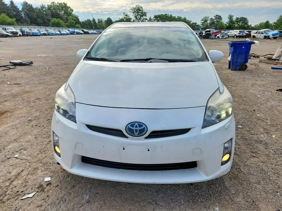 2010 TOYOTA PRIUS V  