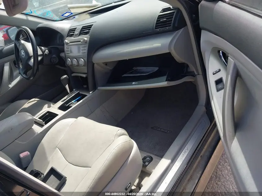 2010 TOYOTA CAMRY SE