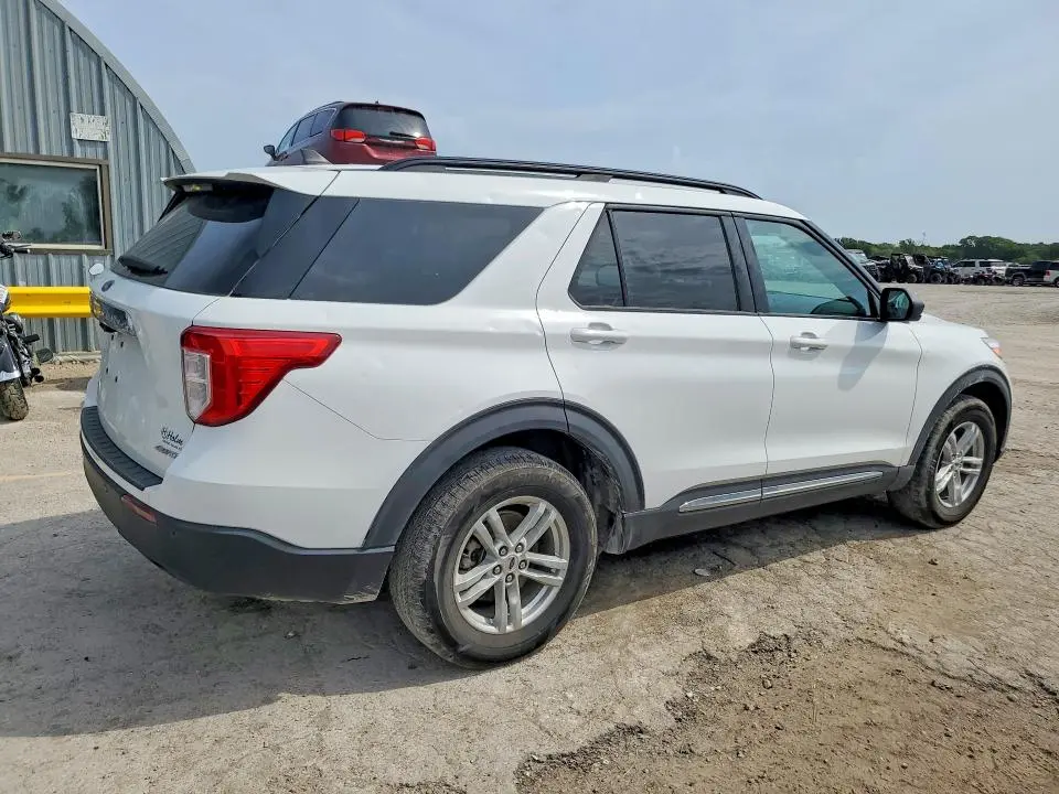 2022 FORD EXPLORER XLT  
