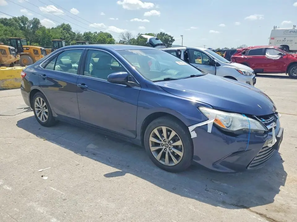 2015 TOYOTA CAMRY XLE  
