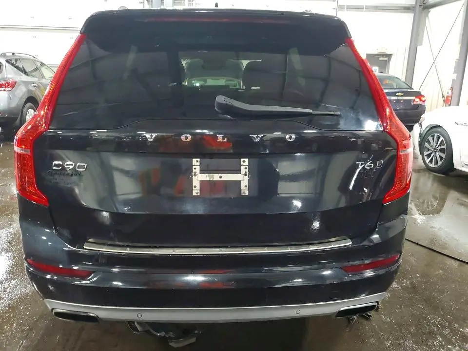 2016 VOLVO XC90 T6  