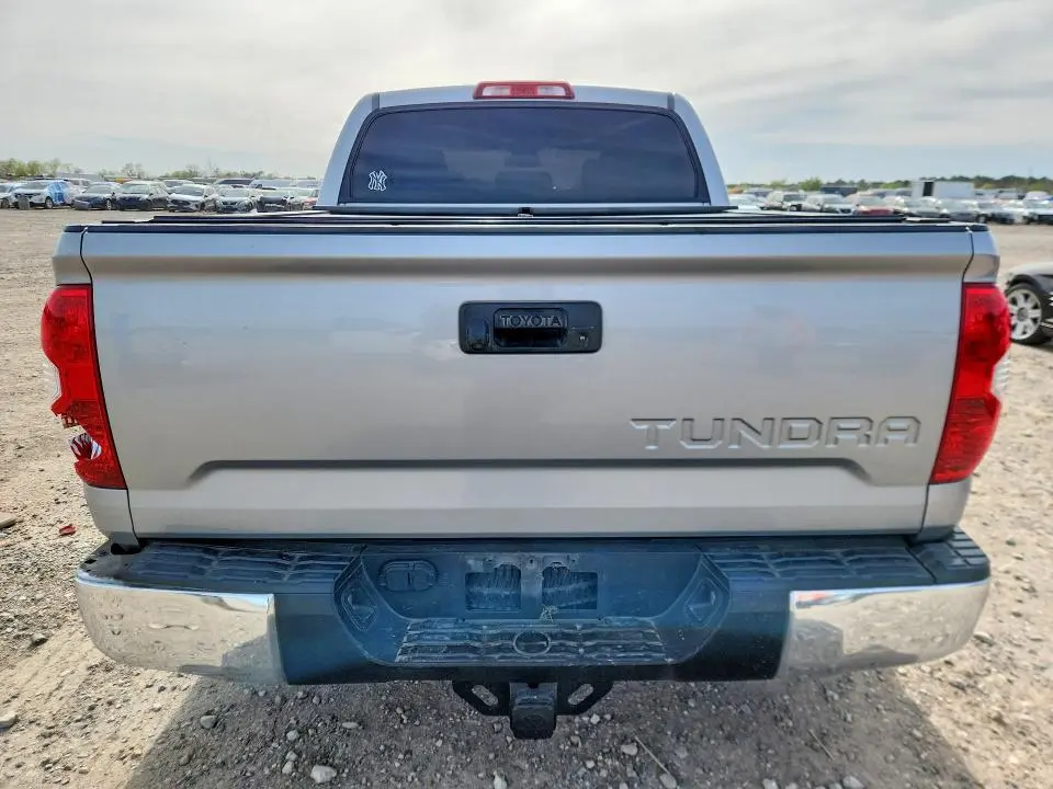 2015 TOYOTA TUNDRA SR5  